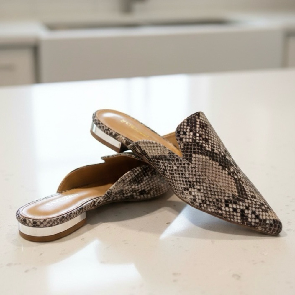 Sz 8W Franceen Pointed Toe Natural Snake Flats NIB-0650 - Picture 2 of 5
